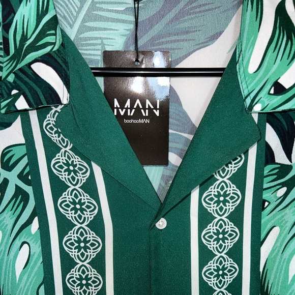 Green and white floral men’s shirt - Picture 3 of 4